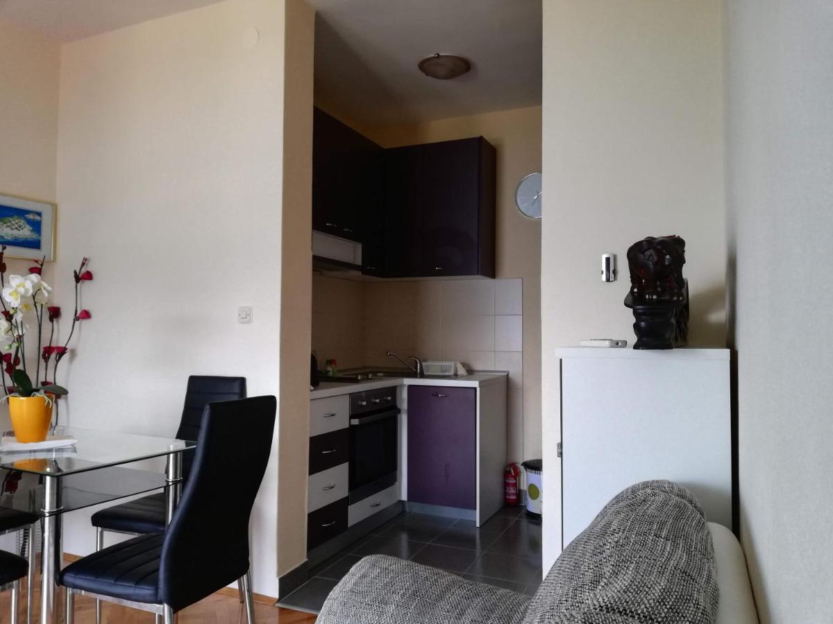 Fei Fei 2 Apartment